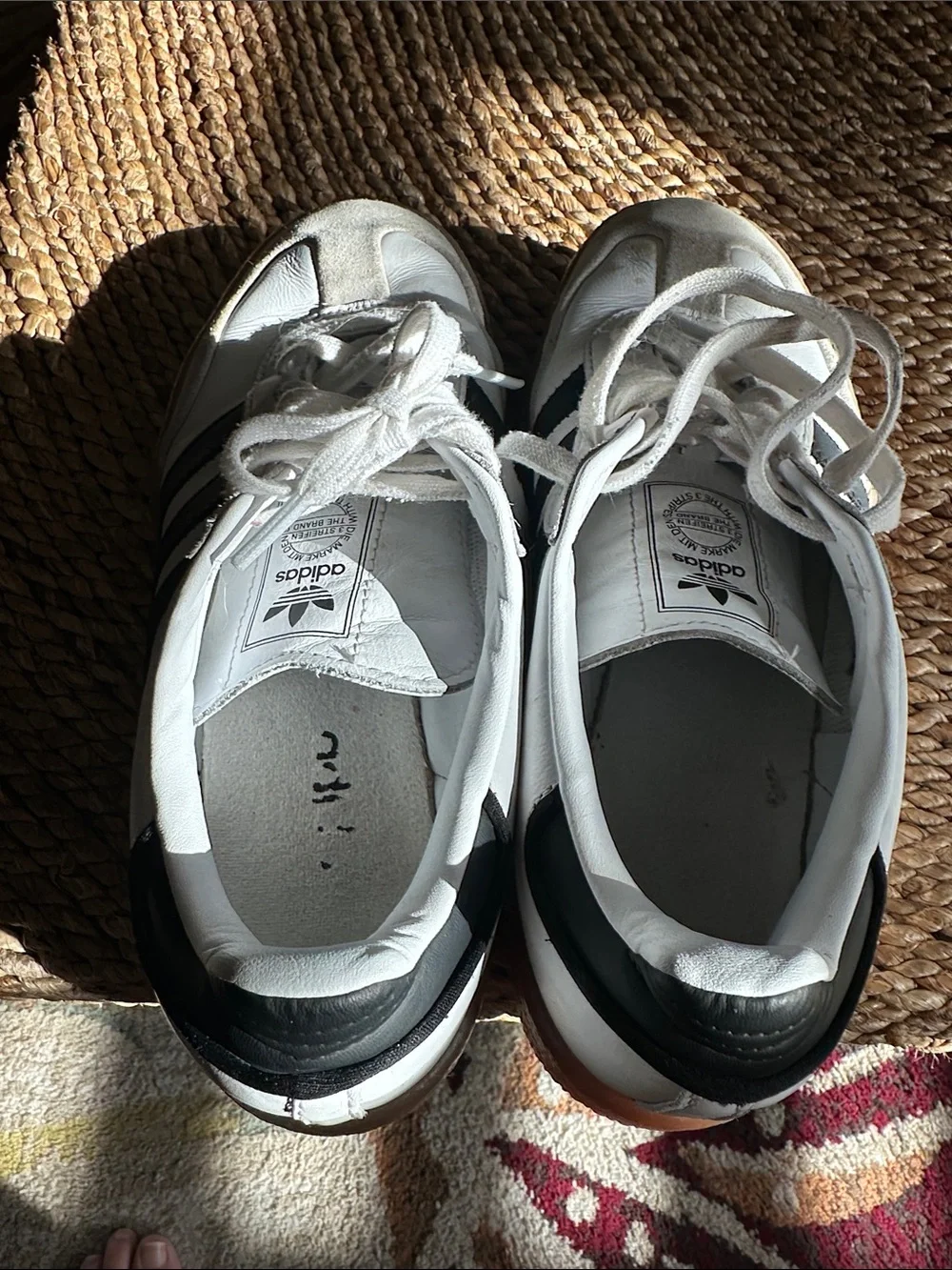 adidas White Samba men’s size 9 Sneakers with Black Stripes and Gum Sole